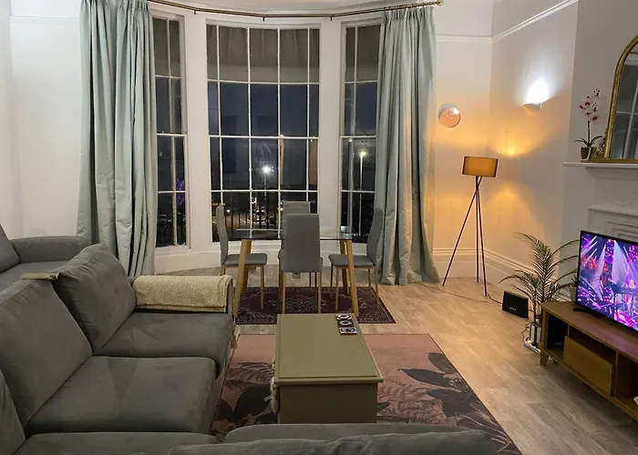 Period Sea View Flat In Hastings