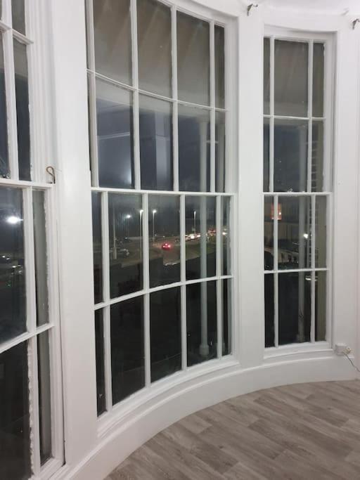 Period Sea View Flat In * Hastings