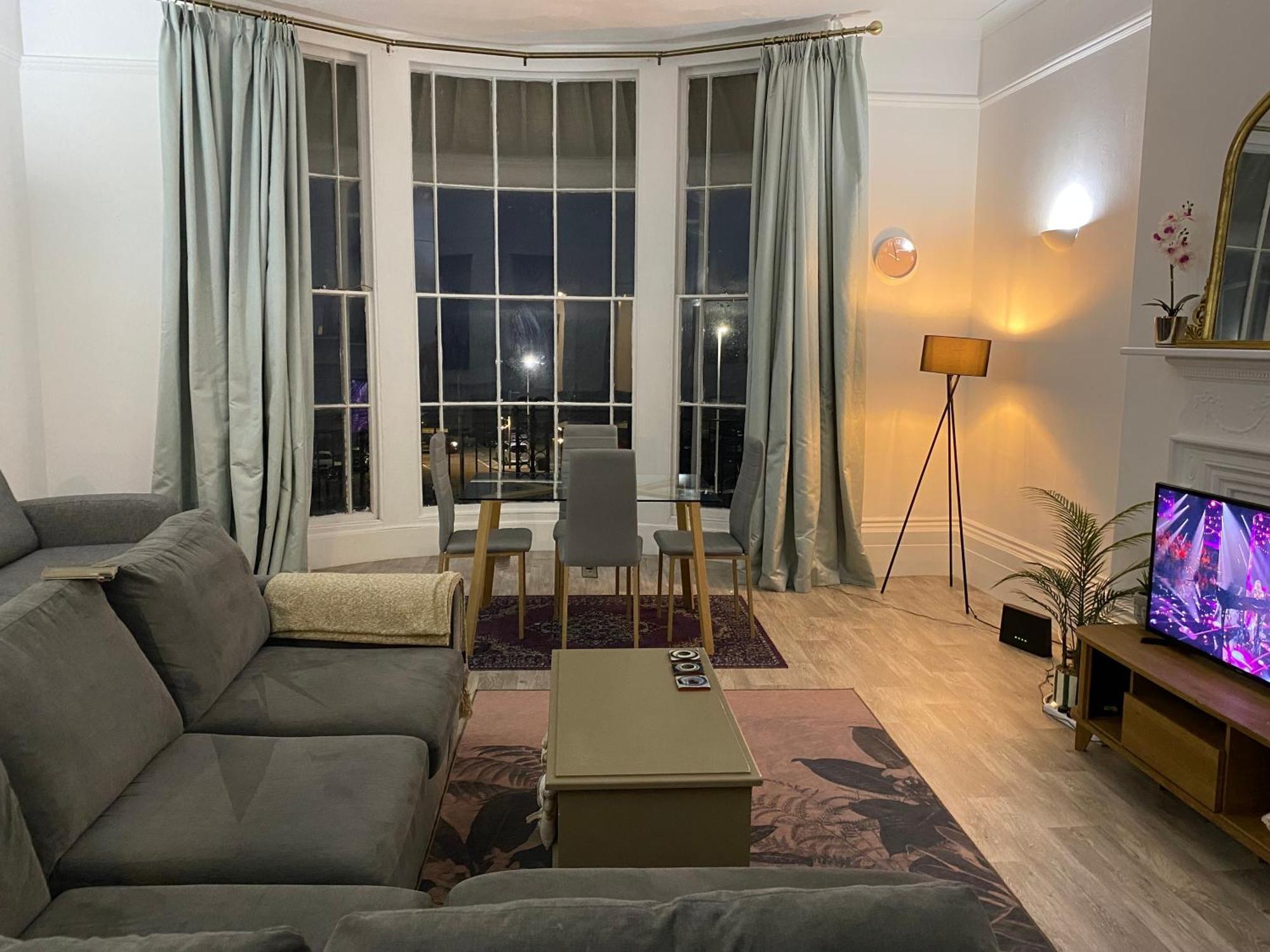 Period Sea View Flat In Apartment Hastings